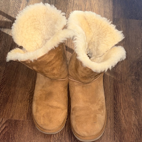 UGG Chestnut Sheepskin Boots - Picture 2 of 6